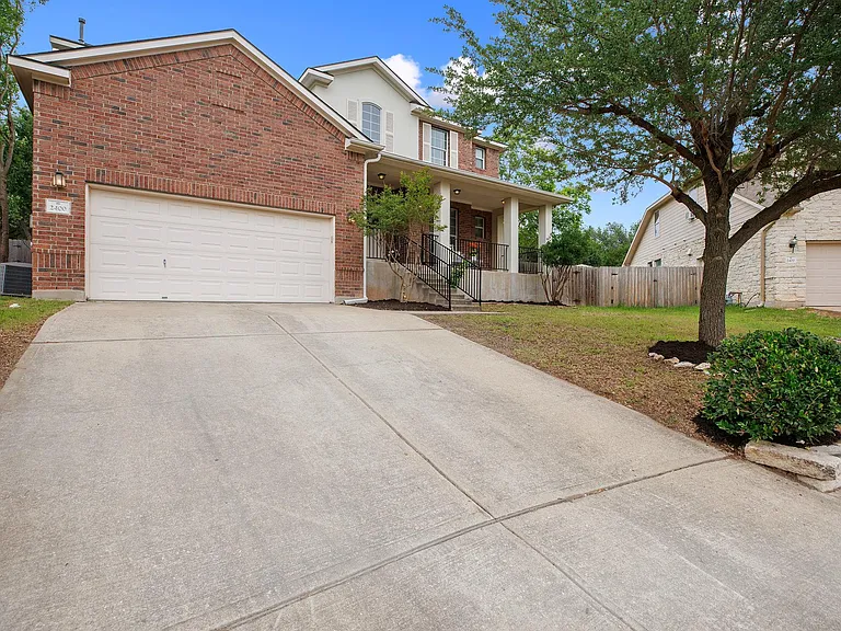 2400 Saddle Blanket Pl — Photo 2