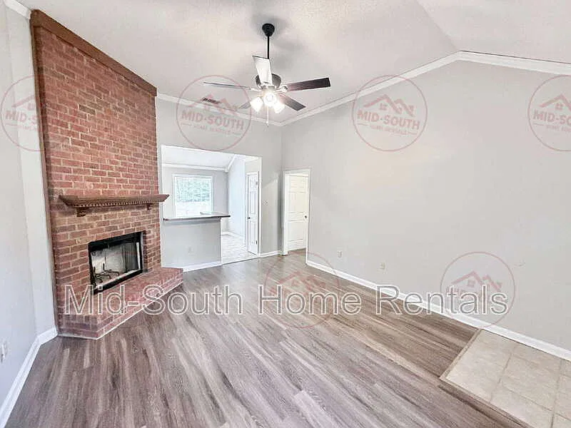 3 bed, 2.0 bath, 1259 sqft, $1,995 — Photo 3