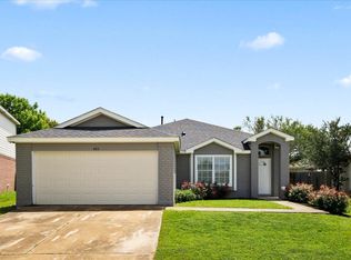 403 Thunderstorm Ave, Lockhart, TX 78644