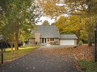 207 Cove Point Trl, Moneta, VA 24121