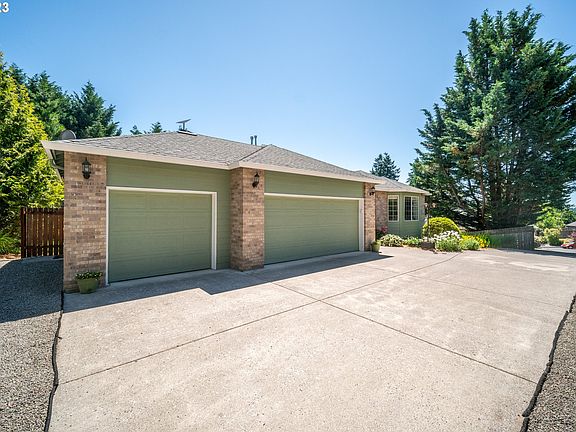 2nd image of 3114 NE 141st St