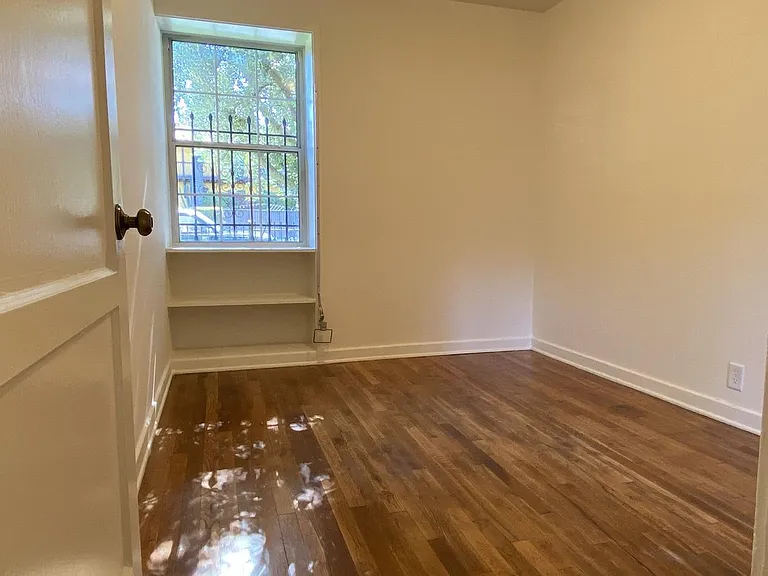 1862 N Kingsley Dr — Photo 6