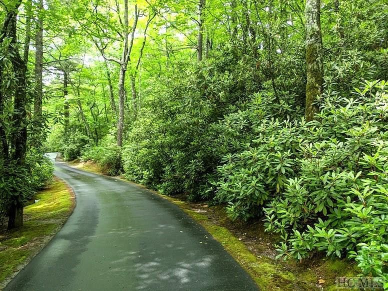 1st image of 22 Woods Summit Ln