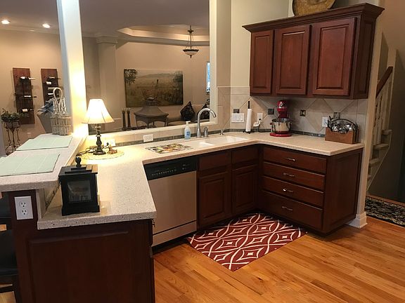 4th image of 841 Avenue P