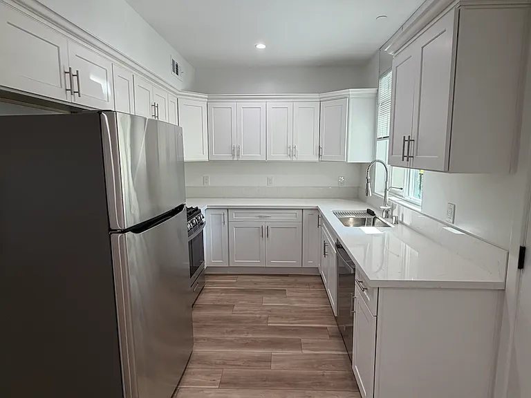 10934 Peach Grove St #201 — Photo 13