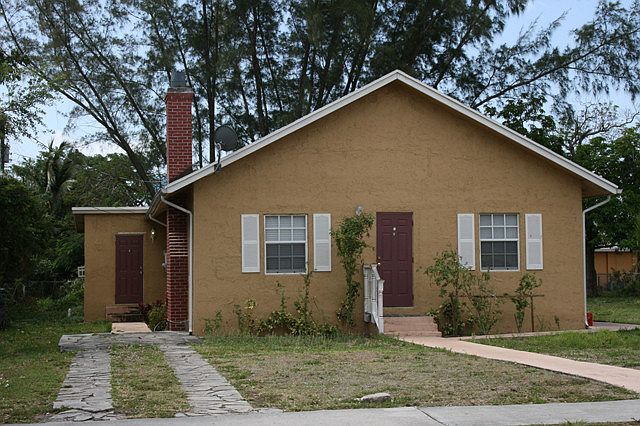 2nd image of 114 SW 2nd St