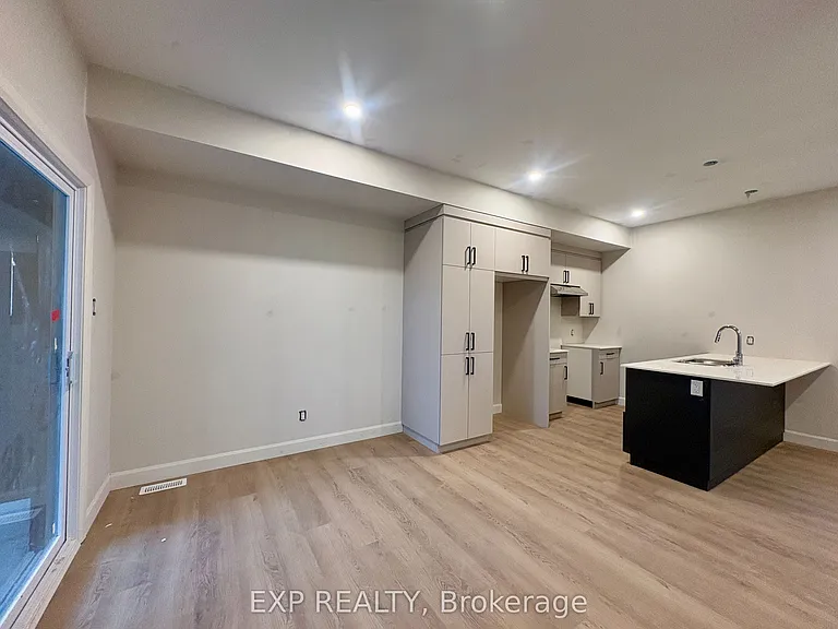 1089 Notre Dame St #3 — Photo 13