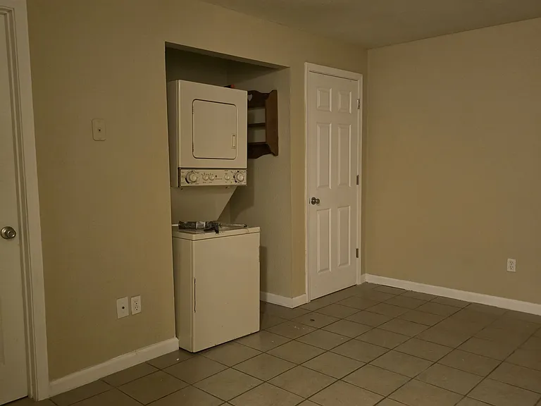 18 Bentree Ln #403 — Photo 22