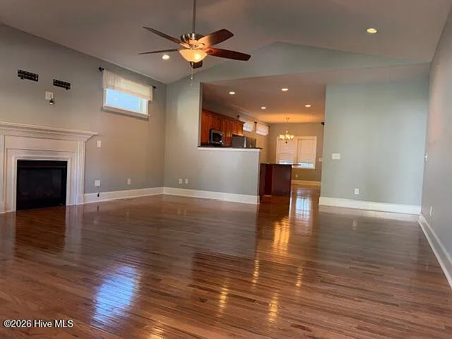 3 bed, 2.0 bath, $2,300 — Photo 4