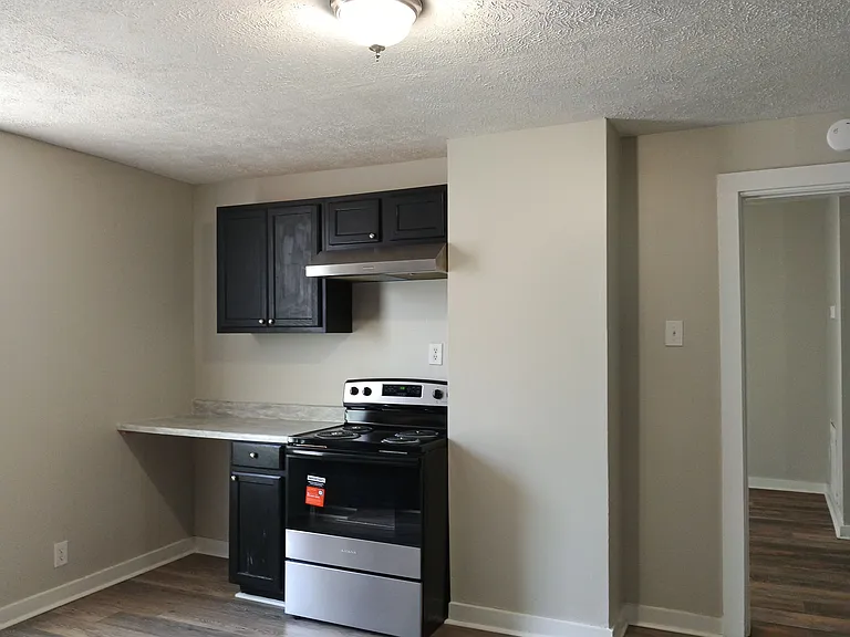 130 Mobile St — Photo 3