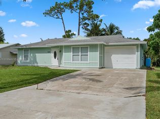 8300 SE Sweet Bay Dr, Hobe Sound, FL 33455
