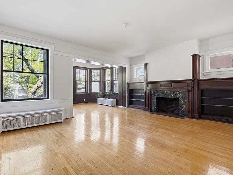 3935 N Pine Grove Ave #1N — Photo 1