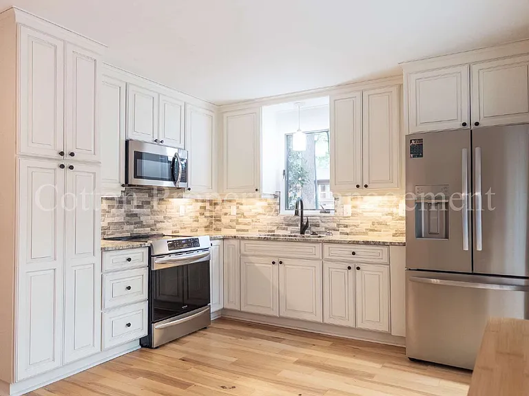 2030 Albert Cir — Photo 9