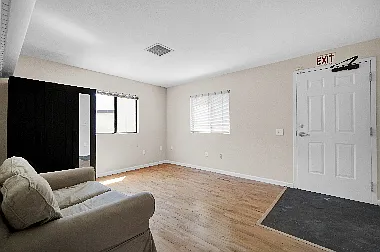 1092 Calcot Pl #8 — Photo 7