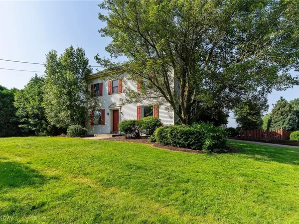 13000 Woodworth Rd, New Springfield, OH 44443