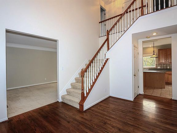 3rd image of 1196 Fieldsedge Dr