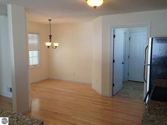 5th image of 2400 W Crown Dr Unit 4