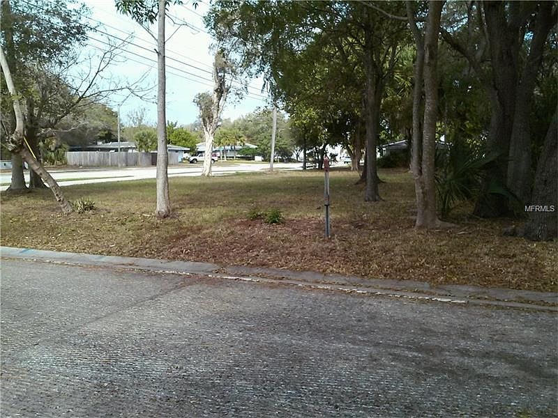 1st image of 4201 1st St NE