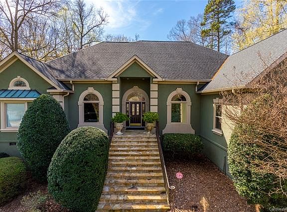 2nd image of 409 Sebring Dr