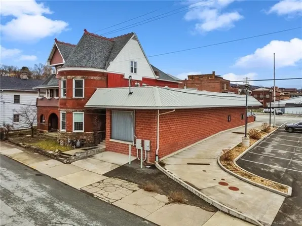 1 Zia Maria Way, Connellsville, PA 15425