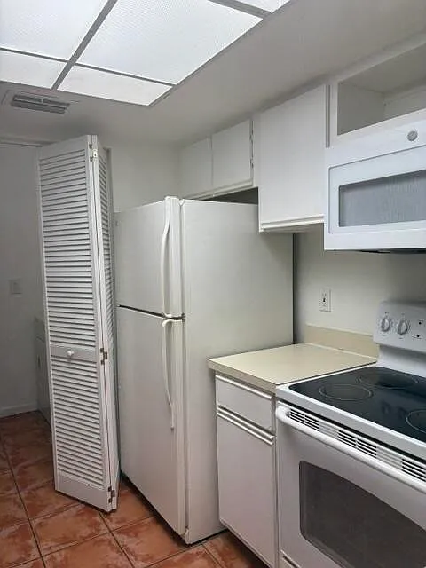 3 bed, 2.0 bath, 1263 sqft, $2,350 — Photo 4