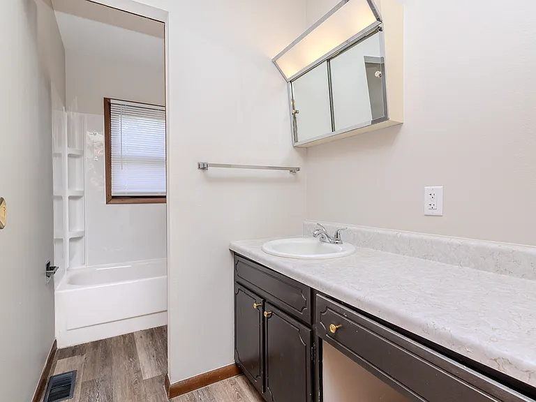 4363 Medina Dr — Photo 10