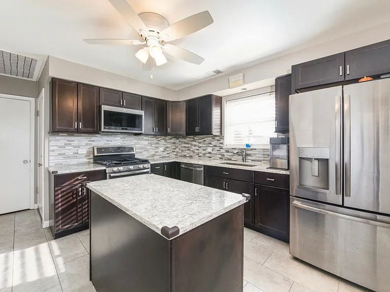 8735 N Wisner St #2 — Photo 7
