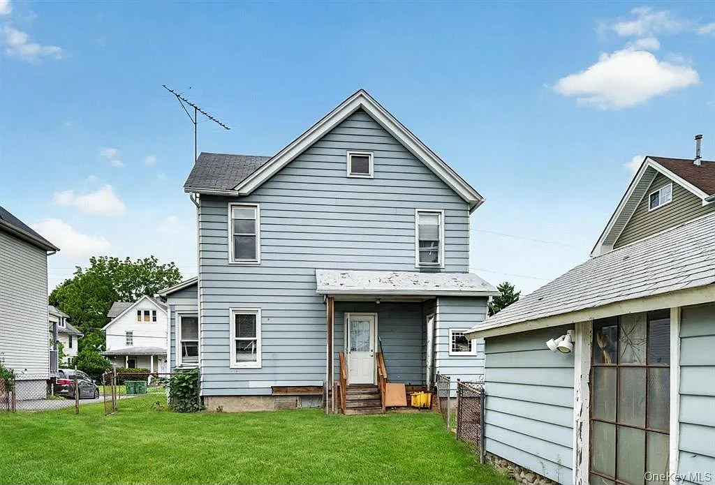 4 bed, $2,800 — Photo 2