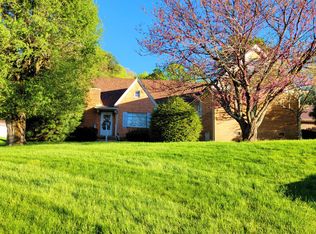 306 Fox Town Rd, Clintwood, VA 24228