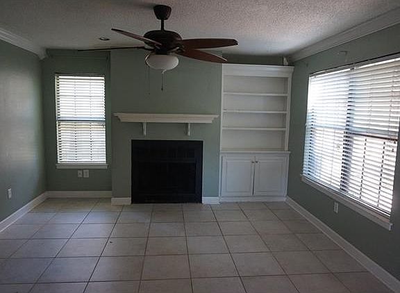2nd image of 1500 W Esplanade Ave APT 20C