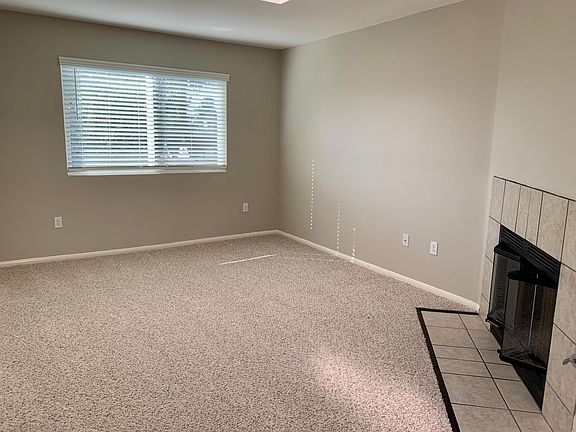 4th image of 4439 Ohio St #7
