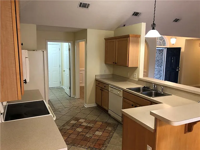 15 Ledgestone Ln — Photo 5