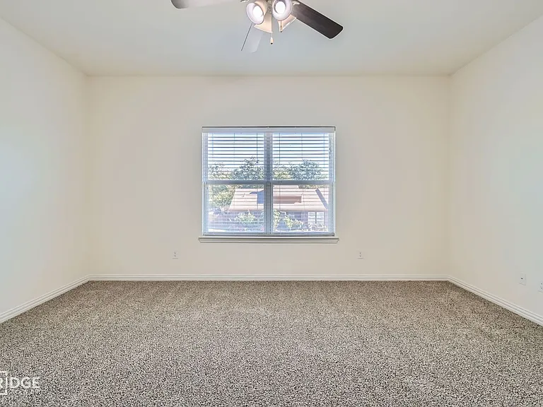 1412 Lake Crest Ln — Photo 17