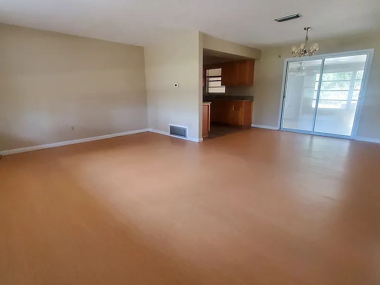 8503 SW 203rd Ct — Photo 6