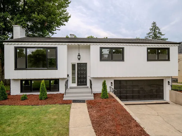 605 Selborne Rd, Riverside, IL 60546