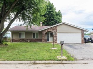 300 Saint John Dr, Belleville, IL