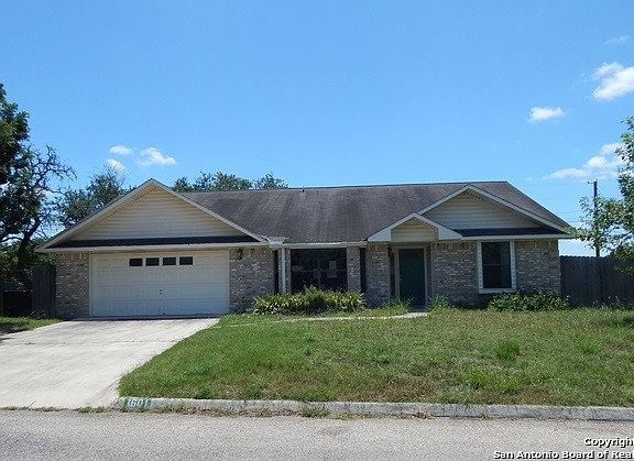 2nd image of 1601 Muleshoe Dr
