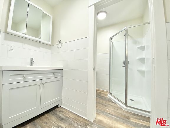 5th image of 1127 Echo Park Ave #A