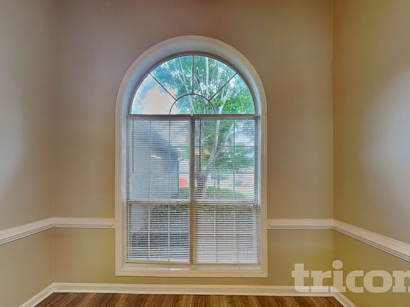 5th image of 608 Waterford Ln