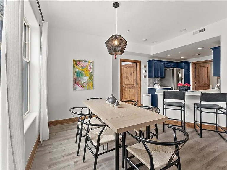 1541 Redstone Ave #E — Photo 3