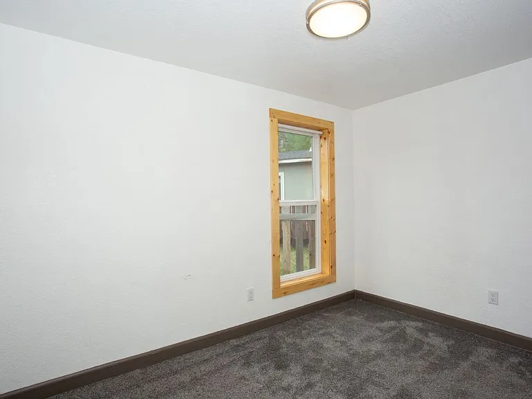106 Reliance Dr — Photo 21