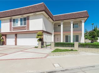 15562 Wild Cherry Cir, Huntington Beach, CA 92647