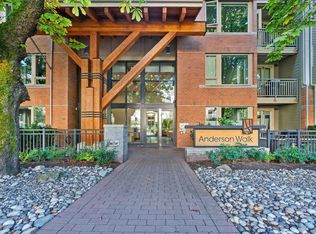 119 W 22nd St #425, North Vancouver, BC