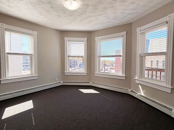 528 Privilege St, Woonsocket, RI 02895