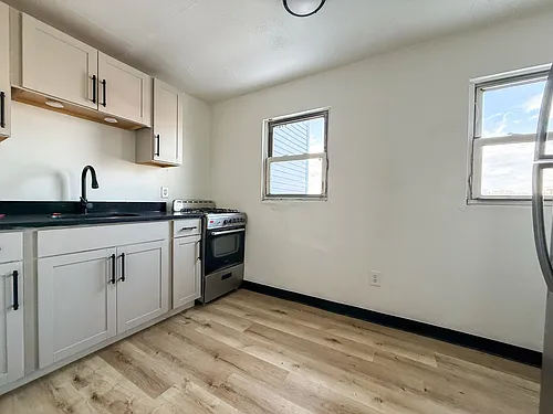 Pius Street Properties Photo 1