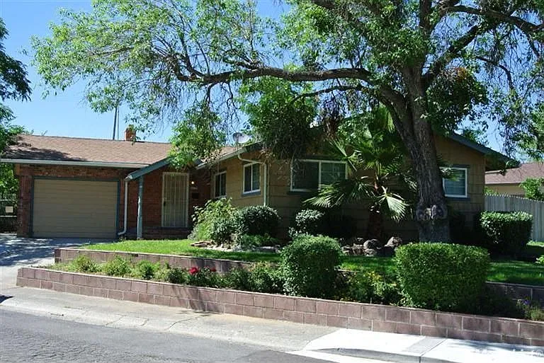 7064 Gumwood Cir photo 1