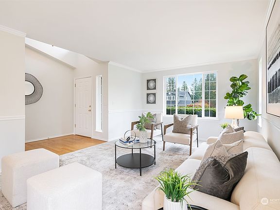 5th image of 509 21st Avenue Ct E