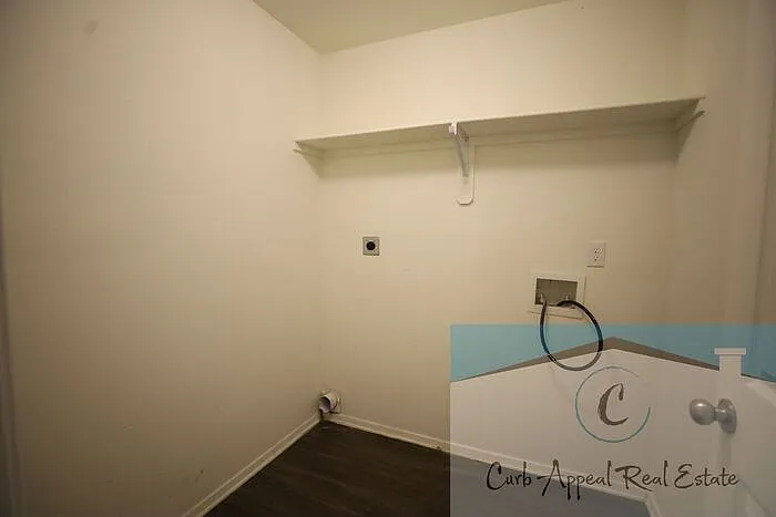 3718 Churchill Dr — Photo 18