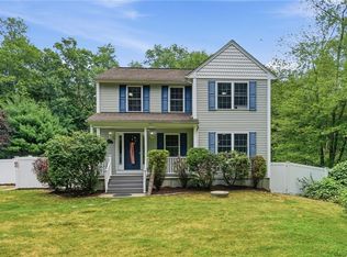 859 Knotty Oak Rd, Coventry, RI 02816