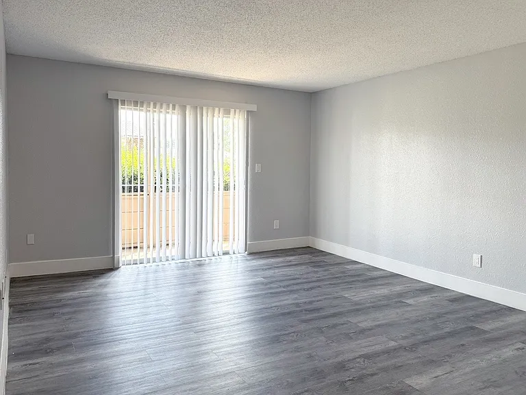 Ascot Place Apartments — Photo 32